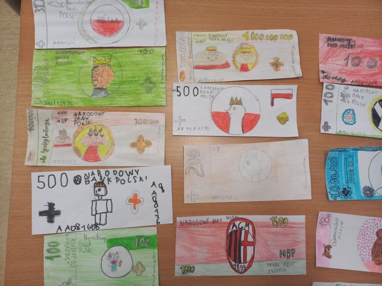 Matematyka twórczo i na wesoło w 4B! 💸✨